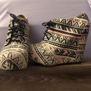 Shi by Journeys. Size 7.5. Wedges. Worn once.